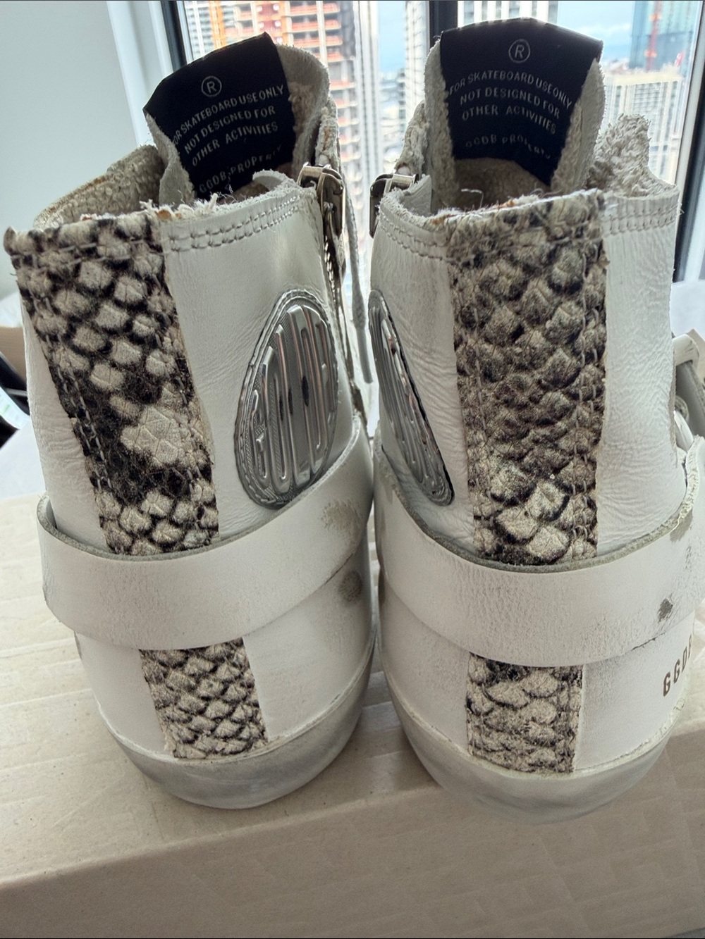Golden Goose White High-Top Kids Sneakers with Black Star and Gray Accents - Picture 4 of 5